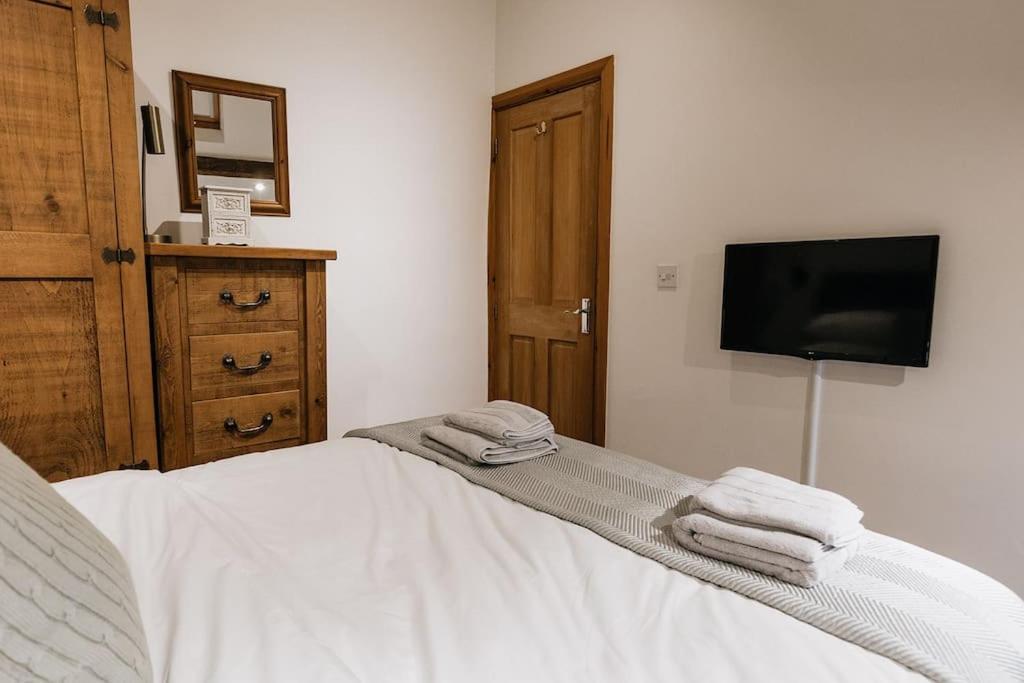 Fryers Cottage - Beautiful 2 Bedroom Town & Country Cottage On Edge Of Peak District Wirksworth Buitenkant foto