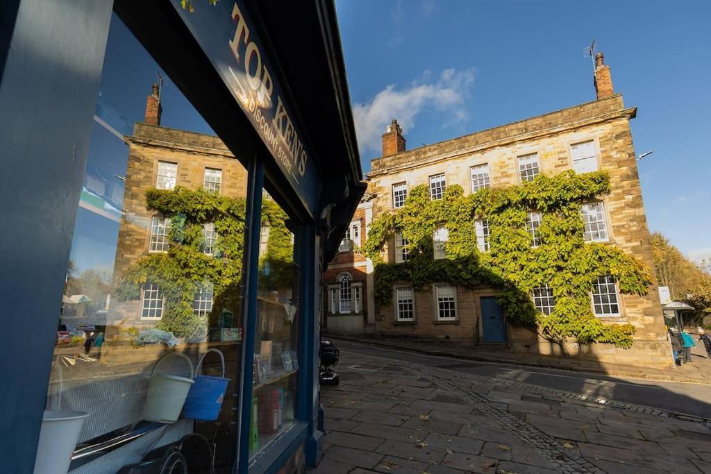Fryers Cottage - Beautiful 2 Bedroom Town & Country Cottage On Edge Of Peak District Wirksworth Buitenkant foto